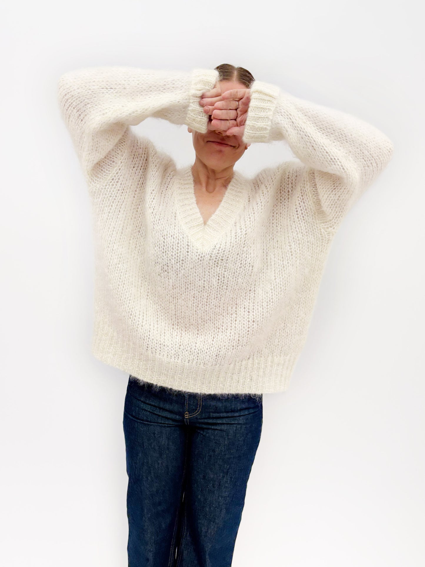 Relaxed Chunky Sweater V - Soft Hug