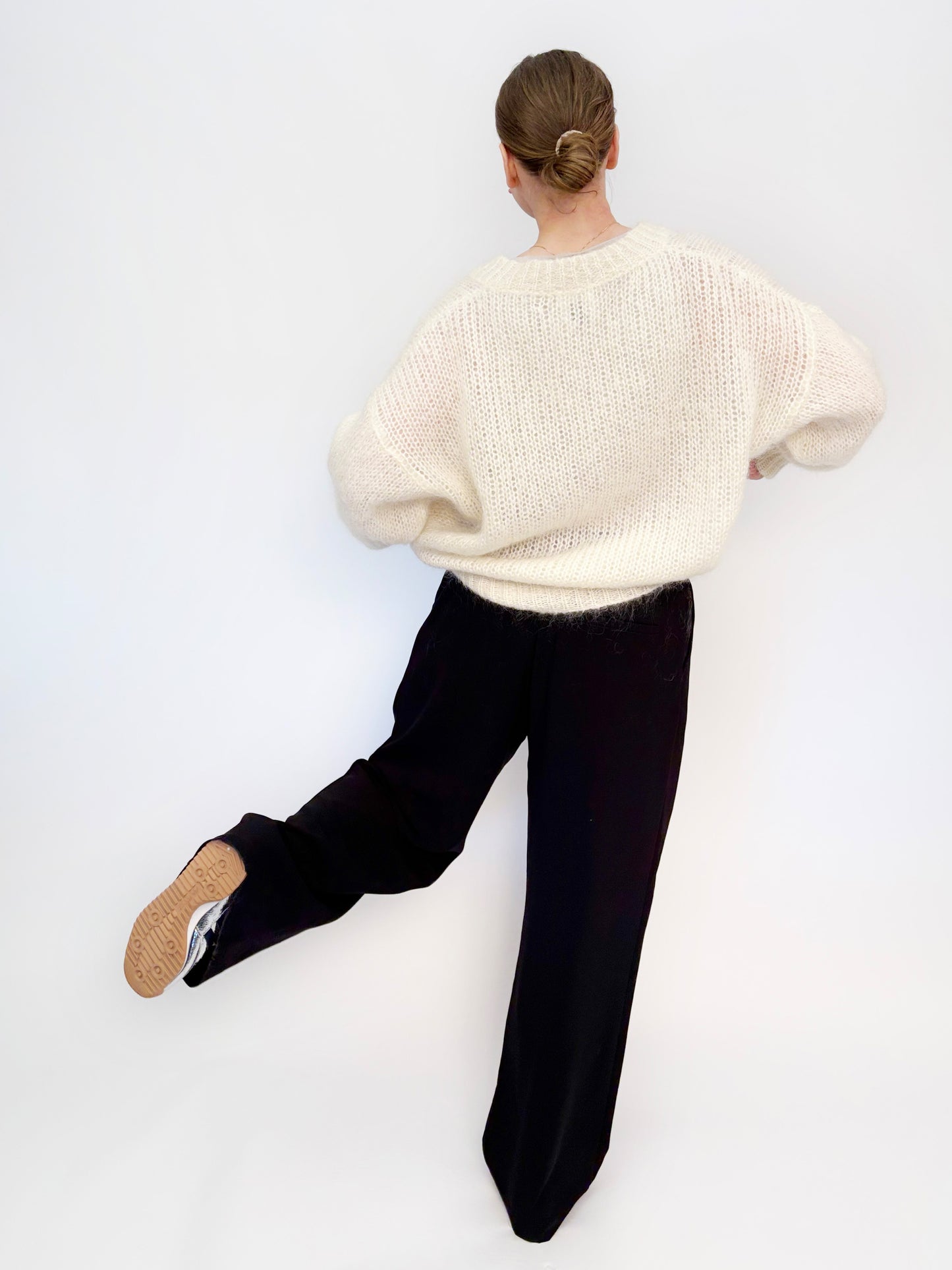 Relaxed Chunky Sweater V - Soft Hug