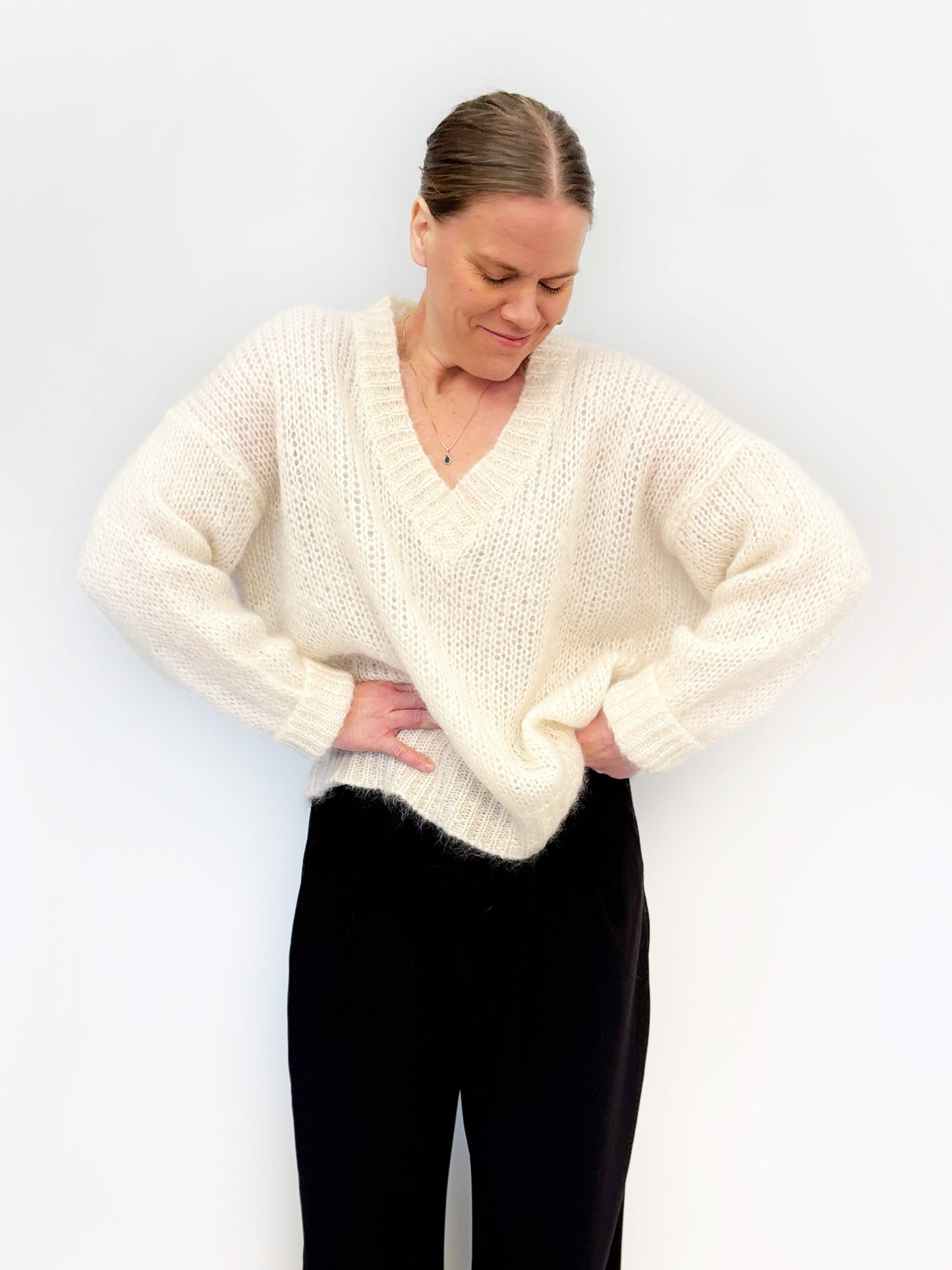 Relaxed Chunky Sweater V - Soft Hug