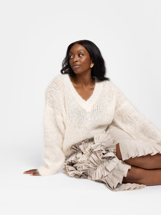 Relaxed Chunky Sweater V - Soft Hug