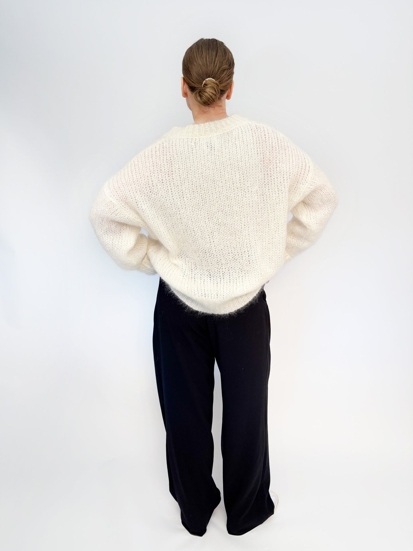 Relaxed Chunky Sweater V - Soft Hug