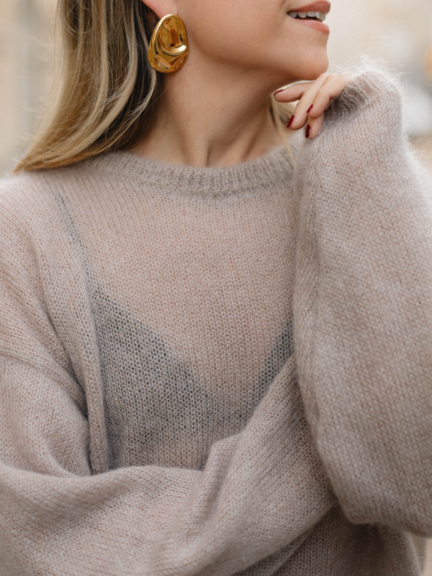 Sweater O - Nutty Nudge