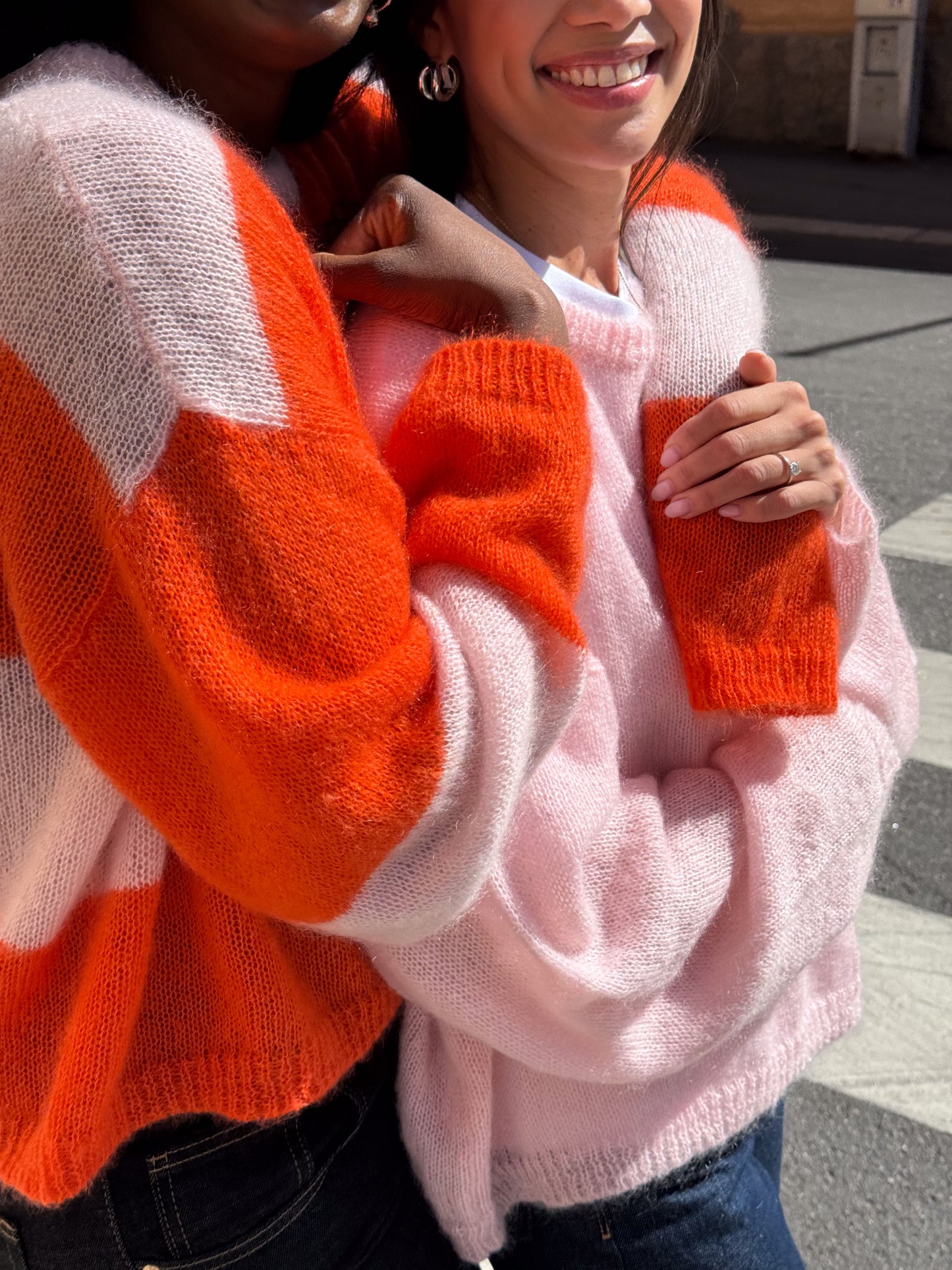 Sweater O - Hello Babe