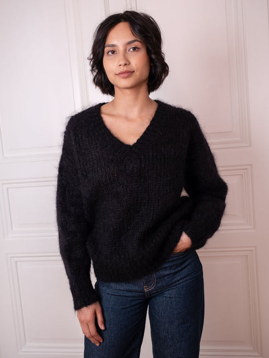 Chunky Sweater V - Forever Friend