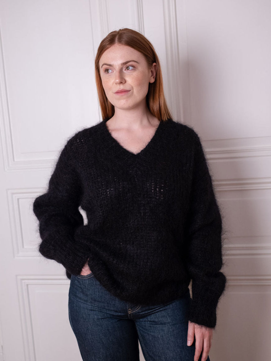 Chunky Sweater V - Forever Friend