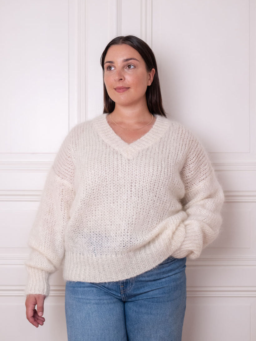 Chunky Sweater V - Soft Hug