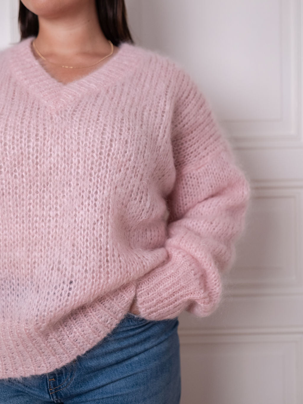 Chunky Sweater V - Hello Babe