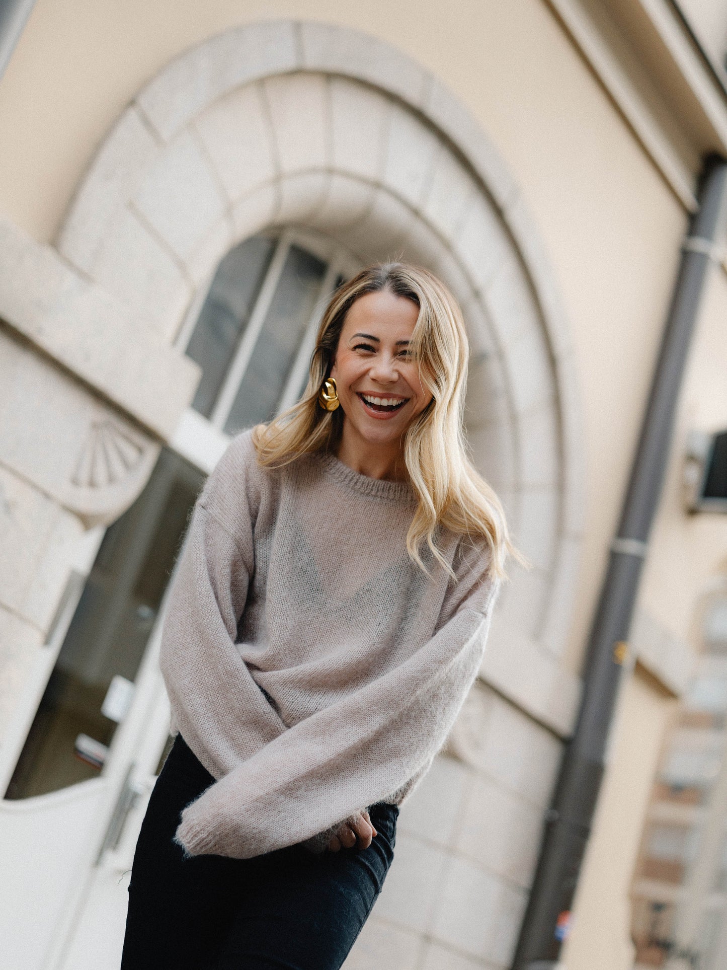 Sweater O - Nutty Nudge