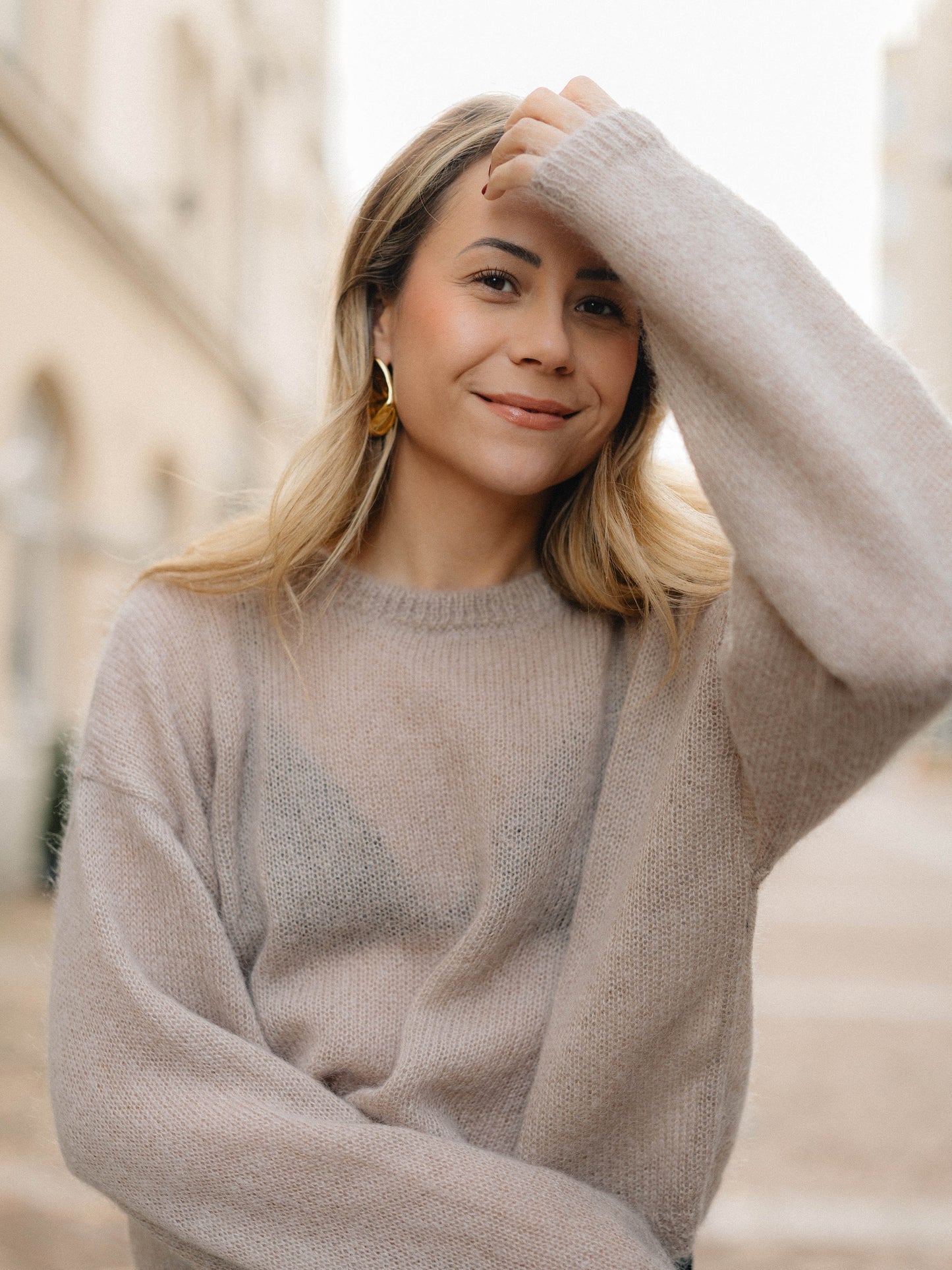 Sweater O - Nutty Nudge